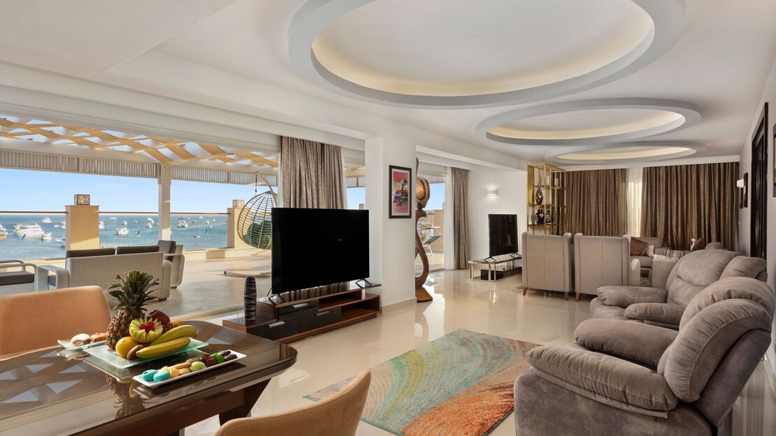 PickAlbatros White Beach Resort